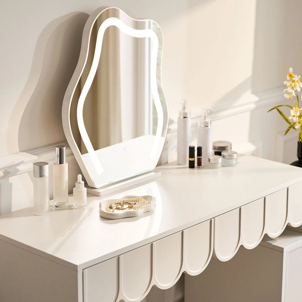 Cloud-shaped mirror of the Doris Dressing Table