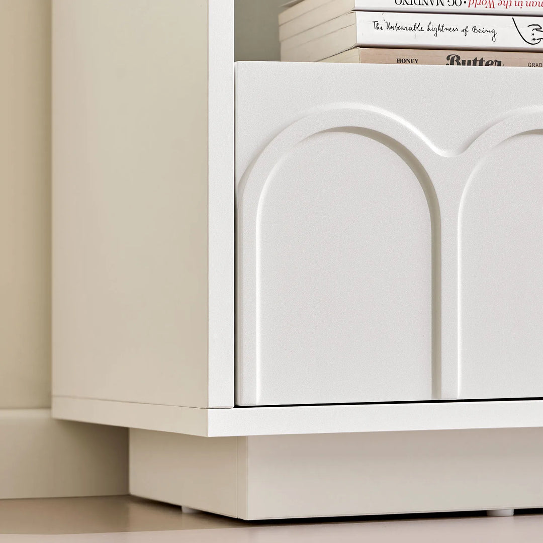 Doris Side Table plinth base detail, featuring a pedestal-style base that enhances stability and visual appeal.