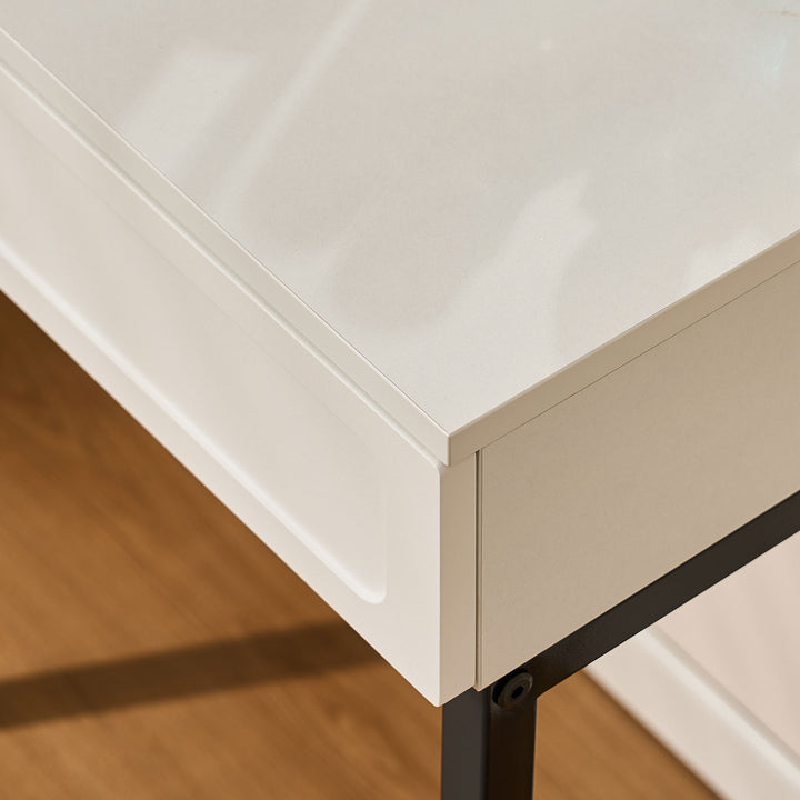 Warm white engineered wood material of the Lumie RGB dressing table
